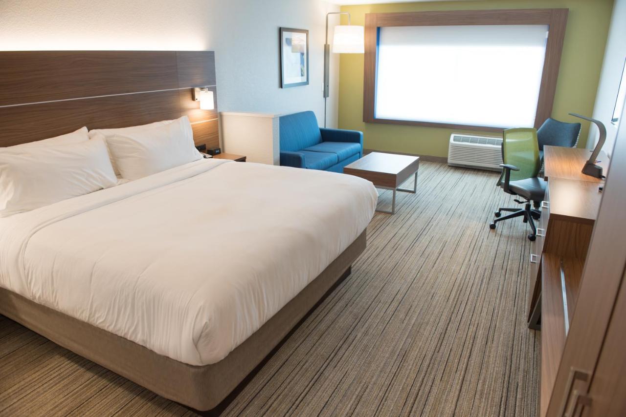 Holiday Inn Express & Suites - Merrillville By Ihg Exterior photo
