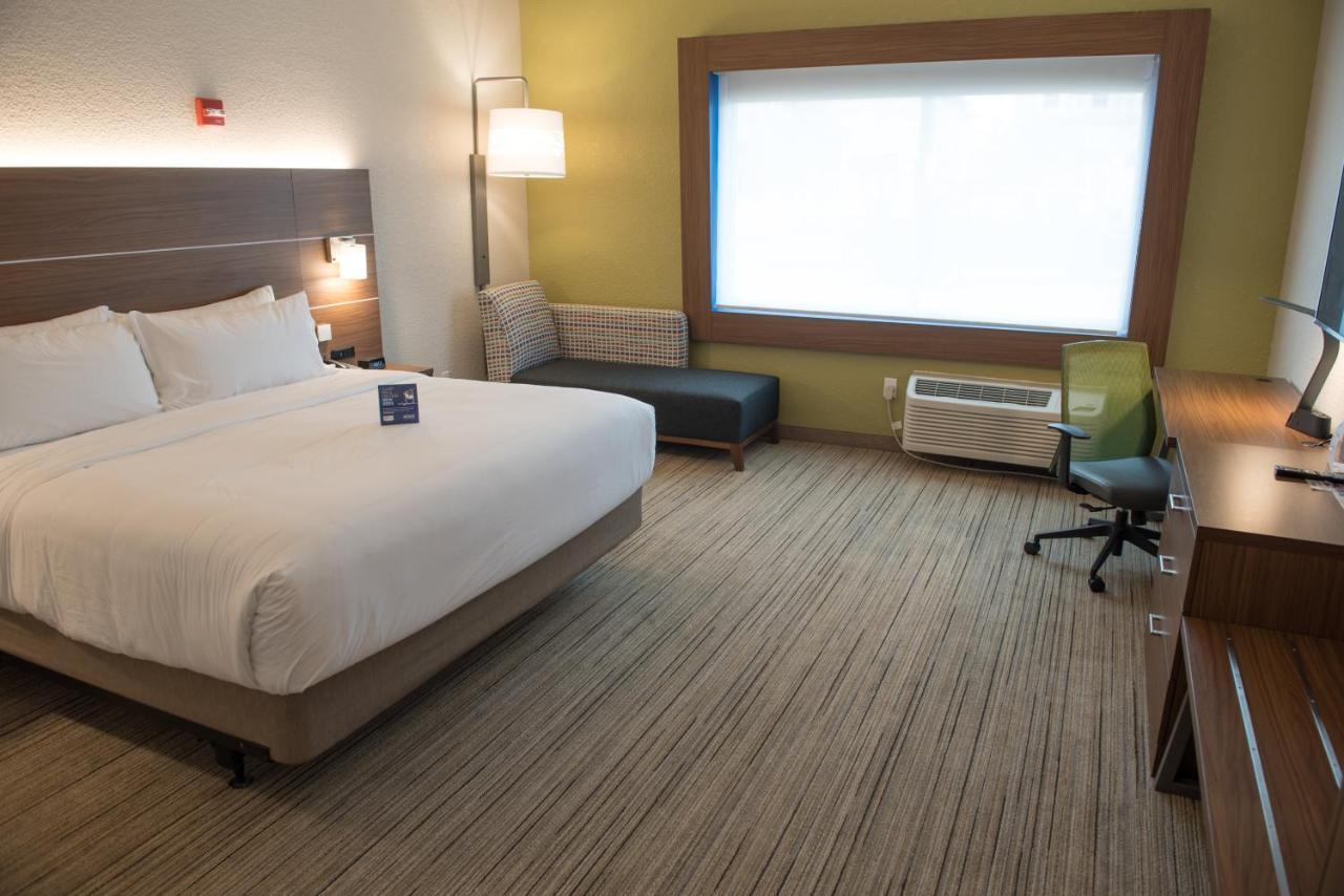 Holiday Inn Express & Suites - Merrillville By Ihg Exterior photo